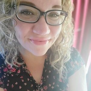 Meet your Posher, Adrianna